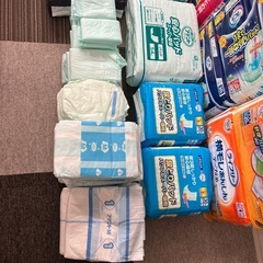 介護 大人用　テープ止めMサイズ 尿取りパッド オムツ たくさんセットの画像