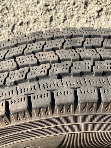 スタッドレスタイヤ