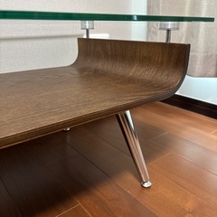 ガラステーブルの画像