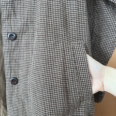 茶色チェックコートの画像