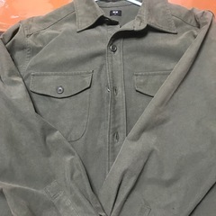 値下げユニクロシャツの画像