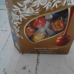 コストコ品番　593410　リンツ リンドール ゴールド アソート 600g　A17129の画像