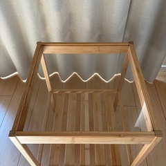 美品❗️IKEA ネスナ ベッドサイドテーブルの画像