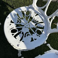 急いでます！　白ガーデンテーブル２セット　テーブル・チェア４脚／テーブル・チェア２脚の画像