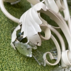 ホワイトクラシックシャンデリア 5灯 アンティーク調　ペンダントライト　リーフ　姫系の画像