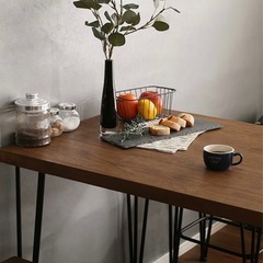 ダイニングテーブルの画像