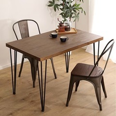 ダイニングテーブルの画像