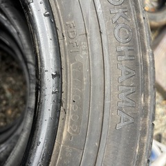 ヨコハマ夏　215/60R16 09年製　無料の画像