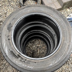 ヨコハマ夏　215/60R16 09年製　無料の画像