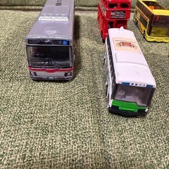 トミカ siku バスの画像