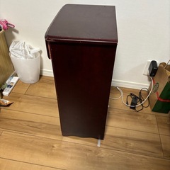 おしゃれなゴミ箱、小物入れの引き出し付き、無料で差し上げますの画像