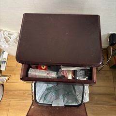 おしゃれなゴミ箱、小物入れの引き出し付き、無料で差し上げますの画像
