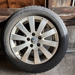 ヨコハマスタッドレスタイヤ 純正ホイールつき付きの画像