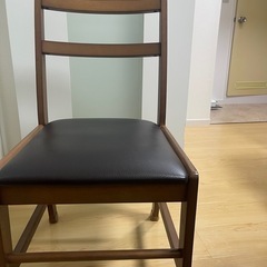 ダイニングテーブル4人掛けの画像