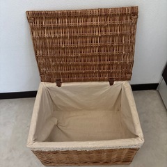 籐のバスケット　物入れ　イノブンの画像