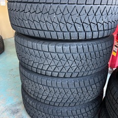 タイヤ　BRIDGESTONE  BLIZZAK  DM-V2 215/70  R16   2018年製  冬タイヤ　4本の画像