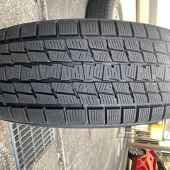 スタッドレスタイヤ⭐︎アルミホイル付き#ハイラックス#ランクル
などの画像
