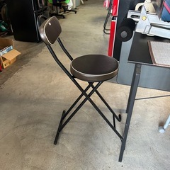 折りたたみ椅子の画像