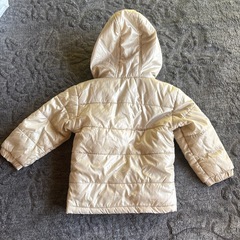 西松屋　ベージュの中綿入りジャンバー　90の画像