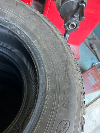 タイヤ　YOKOHAMA  iceGUARD iG50 PLUS 215/65 R16 2018年製 冬タイヤ　4本