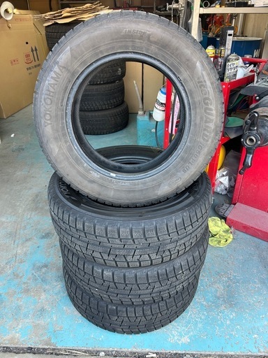 タイヤ　YOKOHAMA  iceGUARD iG50 PLUS 215/65 R16 2018年製 冬タイヤ　4本