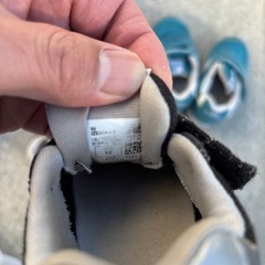 子供の靴の画像