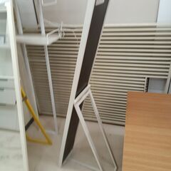 リユースのサカイ栃木店★ジモティ割あり★  ミラー ホワイト W22×D42.5×H143.5 クリーニング済み TC11600の画像