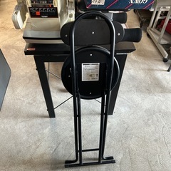 折りたたみ椅子の画像