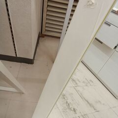 リユースのサカイ栃木店★ジモティ割あり★  ミラー ホワイト×イエロー W33×D52×H145 クリーニング済み TC11601の画像