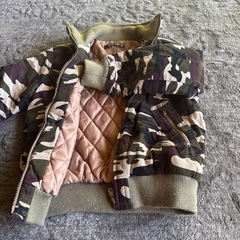 中綿入りジャンバー　130の画像