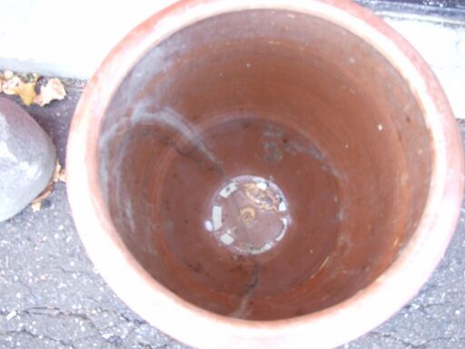 【紋別市発】水瓶　大型陶器 水瓶　水かめ 水鉢 古道具 古民家 陶器 焼き物　巨大壺　古道具　古民具　大きさ　約高さ６５㎝　直径５６㎝　重さ３２．４㎏　水漏れ割れなし　中古現状品　直接引取り限定