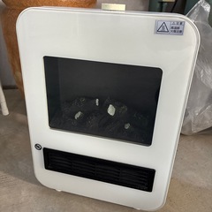 暖炉型セラミックヒーターの画像