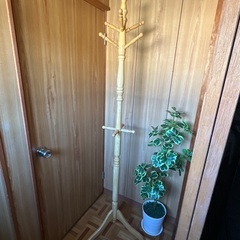 ドレスハンガー（ポールハンガー）の画像