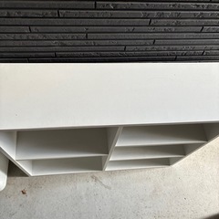 白のシンプル収納棚（棚4段）本棚の画像