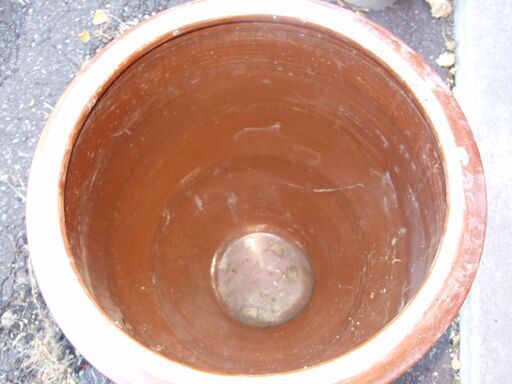 ②【紋別市発】水瓶　大型陶器 水瓶　水かめ 水鉢 古道具 古民家 陶器 焼き物　巨大壺　古道具　古民具　大きさ　約高さ６５㎝　直径５６㎝　重さ３２．４㎏　水漏れ割れなし　中古現状品　直接引取り限定　