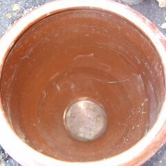 ②【紋別市発】水瓶　大型陶器 水瓶　水かめ 水鉢 古道具 古民家 陶器 焼き物　巨大壺　古道具　古民具　大きさ　約高さ６５㎝　直径５６㎝　重さ３２．４㎏　水漏れ割れなし　中古現状品　直接引取り限定　の画像