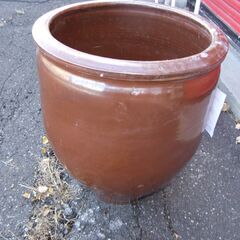 ②【紋別市発】水瓶　大型陶器 水瓶　水かめ 水鉢 古道具 古民家 陶器 焼き物　巨大壺　古道具　古民具　大きさ　約高さ６５㎝　直径５６㎝　重さ３２．４㎏　水漏れ割れなし　中古現状品　直接引取り限定　の画像