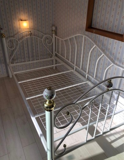 ニトリ　姫ベッド　生産終了入手困難　ロココ調