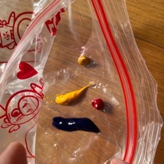 アクリル絵の具の画像