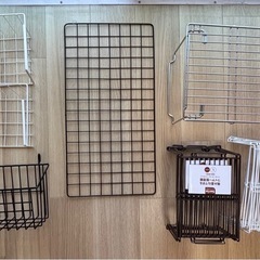 100均 突っ張り棒　吊り下げ収納の画像