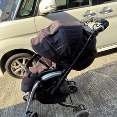 combiベビーカーの画像
