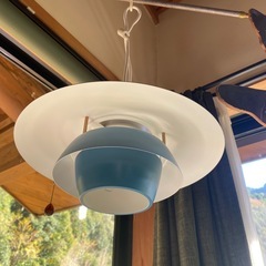 青と白の多層ペンダントライト　モダンデザイン　　ブルー　ミッドセンチュリーの画像