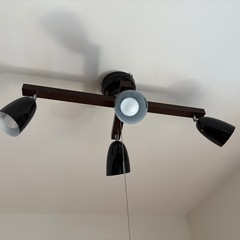 ニトリ シーリングライト 4灯スポットライト（ブラック×ブラウン／電球色）の画像