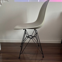 イームズチェア（モダンデコ）の画像