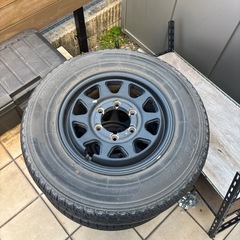 ホイール付きタイヤ　の画像