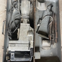 現状品 makita マキタ 電動ハンマ HM1301 大型電動ハンマー 100V 電動工具の画像