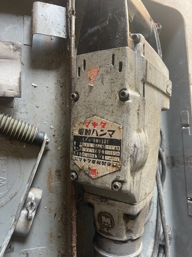 現状品 makita マキタ 電動ハンマ HM1301 大型電動ハンマー 100V 電動工具