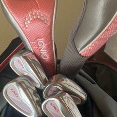 IGNIO（イグニオ）の レディース用ゴルフクラブセットの画像
