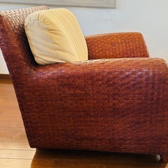 HUKLAの本革シングルソファー　2脚の画像