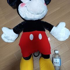 200円。ミッキー　大きいぬいぐるみ　1体。の画像